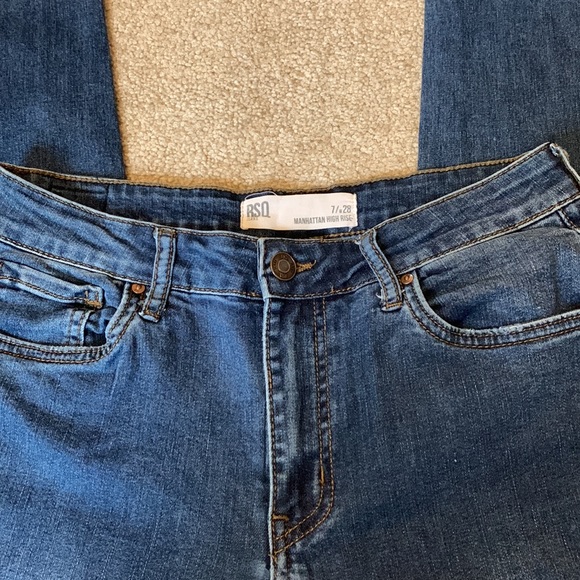 High Rise Jeans - Picture 4 of 4